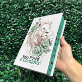 Bíblia Sagrada Feminina Seja Forte Verde LETRA HIPER GIGANTE  Evangélica Leão Com Harpa e Índice ARC