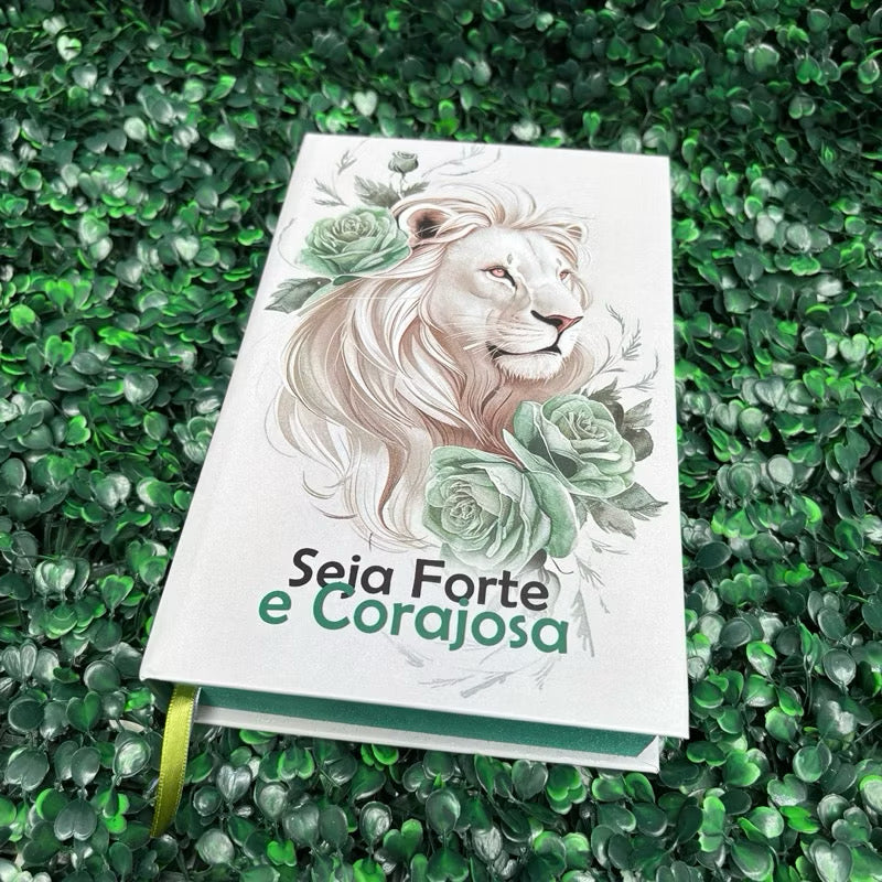 Bíblia Sagrada Feminina Seja Forte Verde LETRA HIPER GIGANTE  Evangélica Leão Com Harpa e Índice ARC