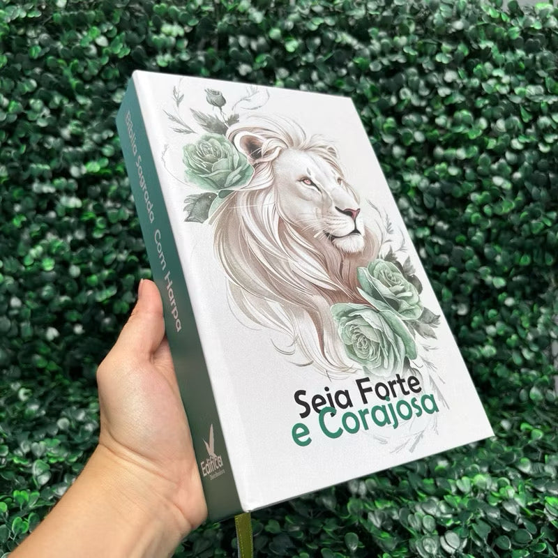 Bíblia Sagrada Feminina Seja Forte Verde LETRA HIPER GIGANTE  Evangélica Leão Com Harpa e Índice ARC