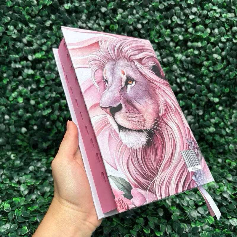 Bíblia Sagrada Feminina Rosa Seja Luz LETRA HIPER GIGANTE Evangélica Leão Com Harpa e Índice ARC