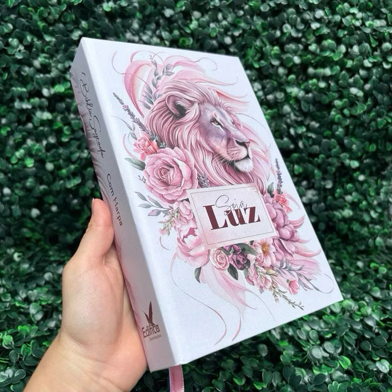 Bíblia Sagrada Feminina Rosa Seja Luz LETRA HIPER GIGANTE Evangélica Leão Com Harpa e Índice ARC