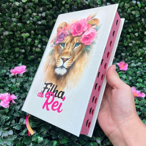 Bíblia Sagrada Leão Feminina LETRA HIPER GIGANTE Capa Dura Com Harpa e Índice ARC Filha do Rei Rosa