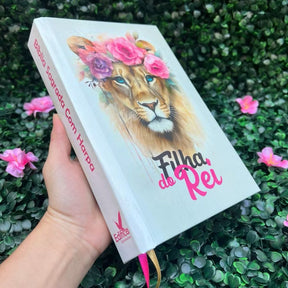 Bíblia Sagrada Leão Feminina LETRA HIPER GIGANTE Capa Dura Com Harpa e Índice ARC Filha do Rei Rosa